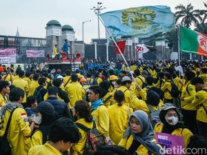 Video Alasan Mahasiswa Geruduk DPR: Banyak Tuntutan Masih Nol Besar Video Alasan Mahasiswa Geruduk DPR: Banyak Tuntutan Masih Nol Besar
