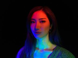 Gesture EJAE Saat Golden Menang Grammy Jadi Sorotan