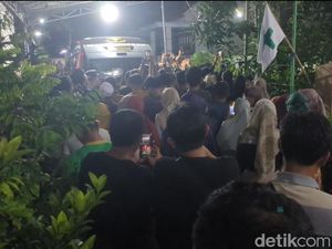 Video: Isak Tangis Keluarga Sambut Kedatangan Jenazah Tiara Korban Mutilasi Video: Isak Tangis Keluarga Sambut Kedatangan Jenazah Tiara Korban Mutilasi