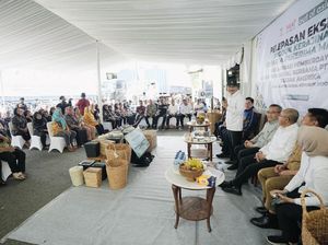 Mensos Lepas Ekspor 4 Kontainer Produk Kerajinan Tangan Karya KPM ke AS Mensos Lepas Ekspor 4 Kontainer Produk Kerajinan Tangan Karya KPM ke AS