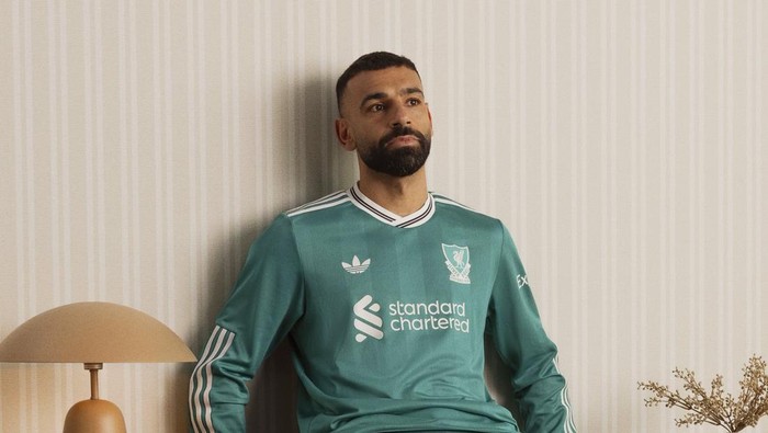Liverpool akan bertandang ke markas Burnley akhir pekan ini. The Reds akan memakai seragam terbaru mereka yang bernuansa klasik.