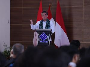 Menaker Bicara Agroforestri Tunjang Ekonomi Keluarga Tanpa Rusak Hutan Menaker Bicara Agroforestri Tunjang Ekonomi Keluarga Tanpa Rusak Hutan