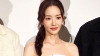 Potret Park Min Young Kini Kurusan Demi Peran