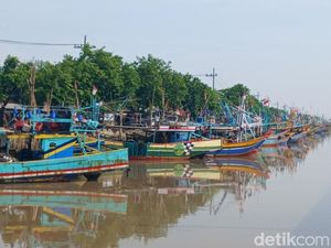 4 Nelayan Pasuruan Ditangkap karena Illegal Fishing 4 Nelayan Pasuruan Ditangkap karena Illegal Fishing