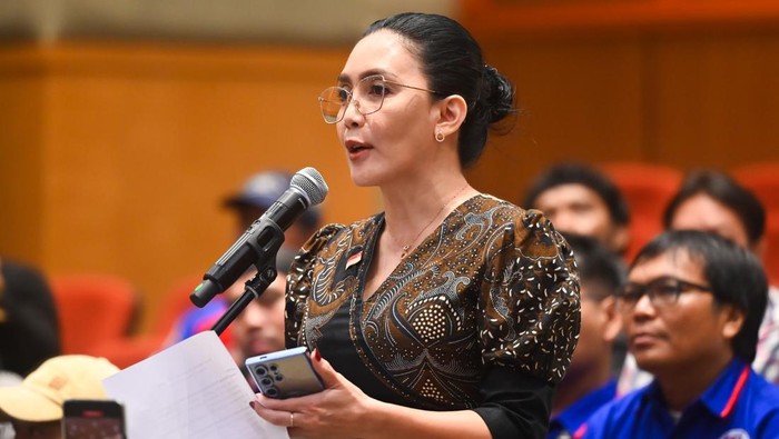 Fraksi PDIP Rotasi Anggota DPR: Rieke Diah Pitaloka dan Stefano Rizki