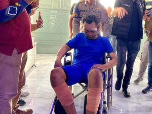 Pembunuh Sekeluarga di Indramayu Ditangkap, Begini Tampangnya Pembunuh Sekeluarga di Indramayu Ditangkap, Begini Tampangnya