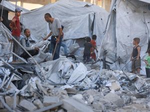 Serangan Israel Hantam Kamp Tenda Pengungsi di Dekat Gaza Serangan Israel Hantam Kamp Tenda Pengungsi di Dekat Gaza