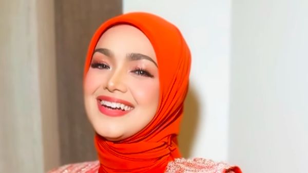 Potret Anggun Siti Nurhaliza Manggung di Pestapora, Bikin Penonton Nostalgia