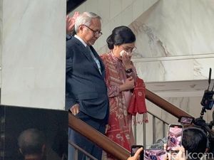 Air Mata Sri Mulyani Akhirnya Menetes Juga Air Mata Sri Mulyani Akhirnya Menetes Juga