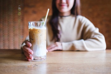 Kopi Panas vs Es Kopi, Mana yang Lebih Sehat?