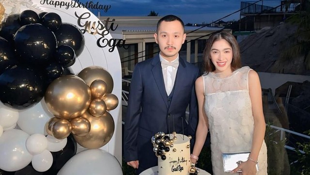 Update Informasi Selebriti InsertLive : Sosok dan Agama Gusti Ega Kekasih Baru Angel Karamoy
