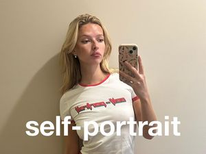 Putri Chris Martin Resmi Kantongi Kontrak Fashion Pertamanya Sebagai Model Putri Chris Martin Resmi Kantongi Kontrak Fashion Pertamanya Sebagai Model
