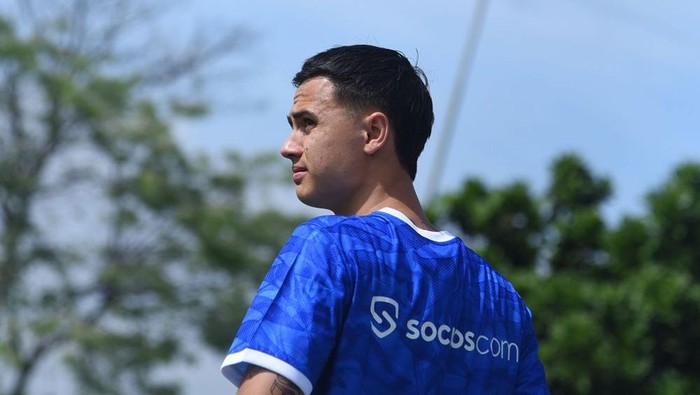 Eliano Reijnders sudah menjalani sesi latihan pertamanya di Persib Bandung setelah bergabung dengan klub tersebut.