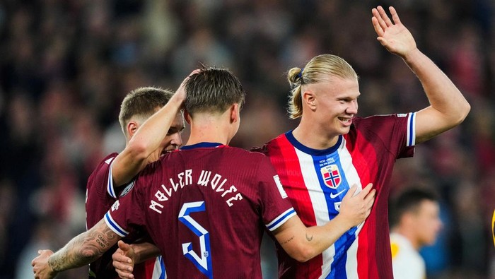 Soccer Football - World Cup - UEFA Qualifiers - Group I - Norway v Moldova - Ullevaal Stadion, Oslo, Norway - September 9, 2025 Norways Erling Haaland celebrates scoring their sixth goal Fredrik Varfjell/NTB via REUTERS    ATTENTION EDITORS - THIS IMAGE WAS PROVIDED BY A THIRD PARTY. NORWAY OUT. NO COMMERCIAL OR EDITORIAL SALES IN NORWAY.