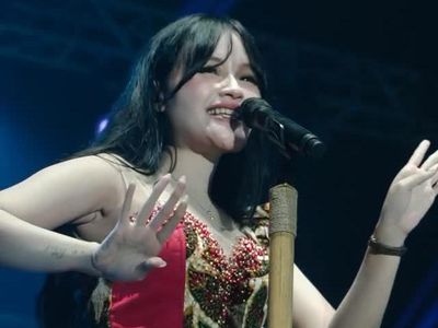 Fanny Soegi dan Kelihaian Menari Tradisional