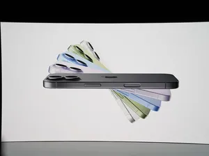iPhone 17 Resmi Dirilis, Tawarkan Warna Cantik & Prosesor A19 iPhone 17 Resmi Dirilis, Tawarkan Warna Cantik & Prosesor A19