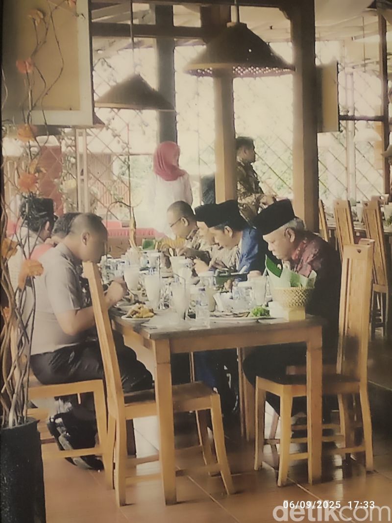 Kampung Muara Sunda, restoran Sunda di Garut.
