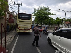 Bus Mahardika Vs Mio di Jalan dr Radjiman Solo, Pemotor Tewas