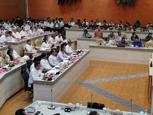 Kemenhub Minta Restu Tambah Anggaran ke DPR Rp 101,7 Miliar Kemenhub Minta Restu Tambah Anggaran ke DPR Rp 101,7 Miliar