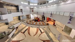 Penampakan Mal Sepi di Bekasi, Pengunjung Hilang-Tenant Berguguran