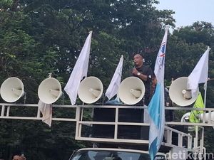 Perwakilan Buruh Diterima Istana, Sebut Ada Tindak Lanjut UU Ketenagakerjaan Perwakilan Buruh Diterima Istana, Sebut Ada Tindak Lanjut UU Ketenagakerjaan