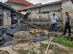 Polisi Gerebek Judi Sabung Ayam di Pamekasan Polisi Gerebek Judi Sabung Ayam di Pamekasan