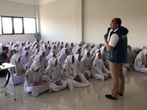 Pelajar SMA di Pasuruan Dapat Sosialisasi Bahaya Narkoba dari Polisi Pelajar SMA di Pasuruan Dapat Sosialisasi Bahaya Narkoba dari Polisi