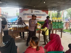 Operasi Pasar di Pelalawan, Minyak dan Beras Murah Diserbu Warga