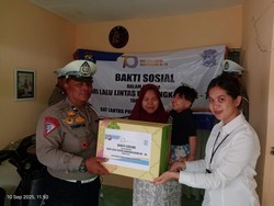 Hari Jadi Lalu Lintas ke-70, Polres Probolinggo Kota Bagikan 100 Paket Sembako