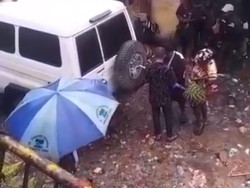 Mobil Operasional Polsek Tembagapura Jadi Taksi Ilegal, Warga Bayar Rp 2 Juta