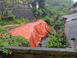 Longsor Terjadi di Sejumlah Titik Bangli, Akses Jalan hingga Rumah Warga Rusak