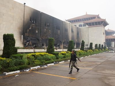 Potret Gedung DPR Nepal yang Bersejarah Kini Hangus Dibakar Massa