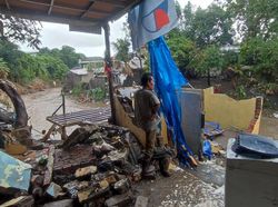 Rumah Warga Kampung Jawa Denpasar Tersapu Luapan Air Tukad Badung