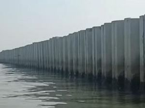 Tanggul Beton di Utara Jakarta Tuai Tanda Tanya Tanggul Beton di Utara Jakarta Tuai Tanda Tanya