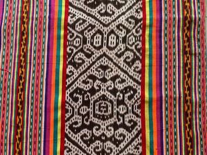 Mengenal Tais Belu, Tenun Ikat Asli NTT yang Sarat Makna dan Filosofi Mengenal Tais Belu, Tenun Ikat Asli NTT yang Sarat Makna dan Filosofi
