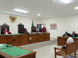 Ambo Ala Pembuat Uang Palsu Rp 640 Juta di UIN Makassar Divonis 4 Tahun Bui