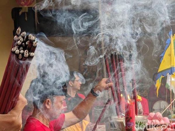 Melihat Tradisi Ulambana di Kelenteng Tjoe Tik Kiong Tulungagung