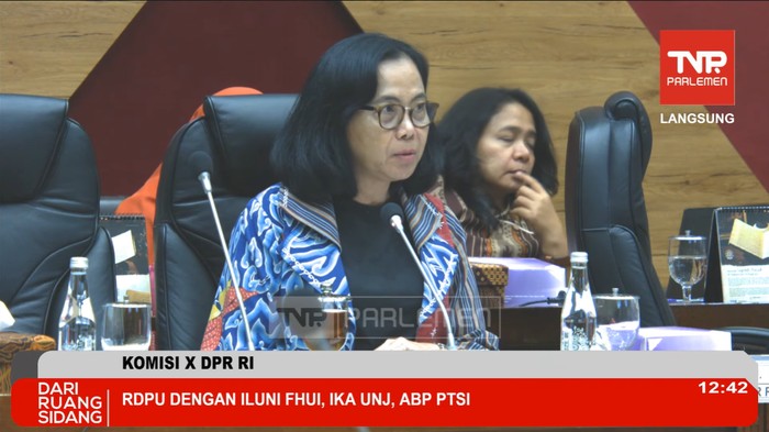 Guru Resah Tunjangan Hilang di RUU Sisdiknas? Ini Kata DPR!
