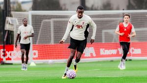 Momen Isak Si Pemain Termahal Liga Inggris Latihan Perdana di Liverpool