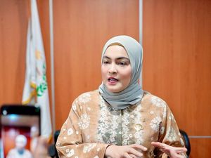 Astrid Kuya akan Polisikan Akun yang Tuduh Duduk saat Indonesia Raya Dinyanyikan