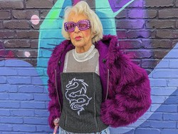 Influencer Tertua Wafat di Usia 97, Gaya Edgy Sang Nenek Lincah Jadi Kenangan