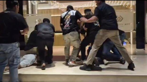 Buronan paling dicari Sri Lanka ditangkap di sebuah apartemen di Jakarta.