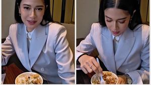 Dian Sastro Hobi Kulineran Makanan Lokal, dari Soto hingga Bubur Ayam