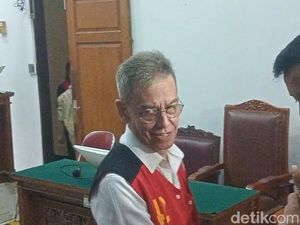 Tok! Fariz RM Divonis 10 Bulan Bui, Denda Rp 800 Juta atas Kasus Narkoba Tok! Fariz RM Divonis 10 Bulan Bui, Denda Rp 800 Juta atas Kasus Narkoba
