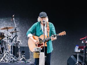 Langkah Baru dari Iwan Fals Langkah Baru dari Iwan Fals