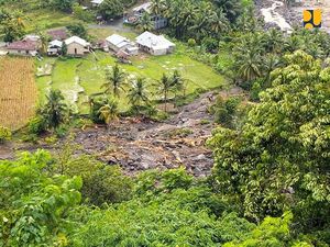 Pilu Korban Banjir Nagekeo, Suami-Anak Tewas, Istri Selamat Pilu Korban Banjir Nagekeo, Suami-Anak Tewas, Istri Selamat