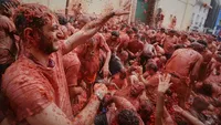 La Tomatina, Perang Lempar Tomat Terbesar di Dunia yang Super Seru!
