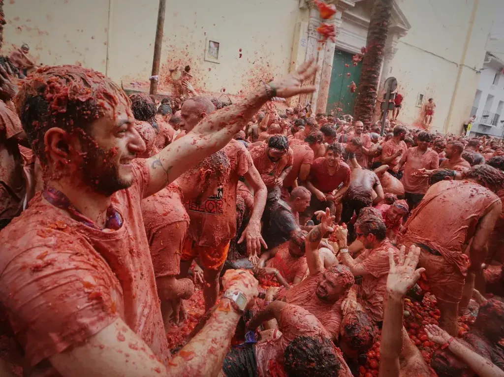 La Tomatina, Perang Lempar Tomat Terbesar di Dunia yang Super Seru! La Tomatina, Perang Lempar Tomat Terbesar di Dunia yang Super Seru!