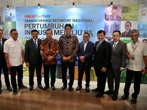 Menkop Ferry Dorong Koperasi Berperan Sentral Capai Pertumbuhan Ekonomi 8% Menkop Ferry Dorong Koperasi Berperan Sentral Capai Pertumbuhan Ekonomi 8%