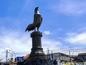 Monumen Ayam Jago Ikon Baru Kota Surabaya Monumen Ayam Jago Ikon Baru Kota Surabaya